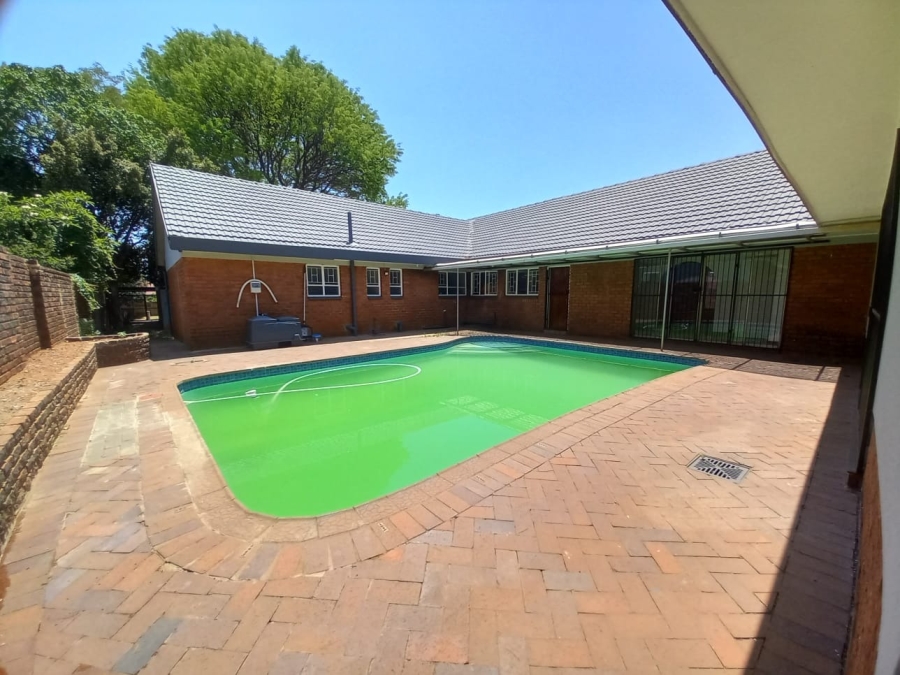 6 Bedroom Property for Sale in Montana Gauteng