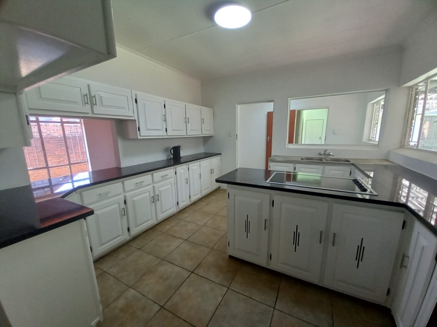 6 Bedroom Property for Sale in Montana Gauteng