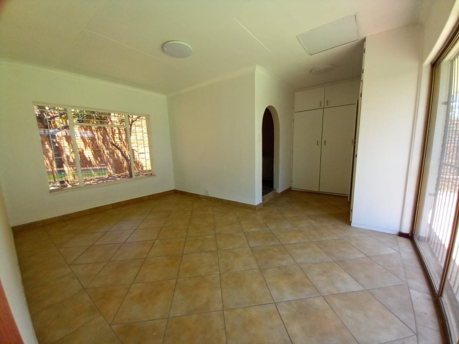 6 Bedroom Property for Sale in Montana Gauteng