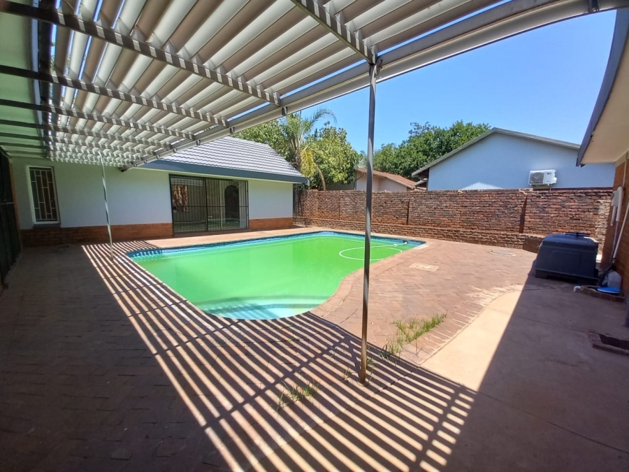 6 Bedroom Property for Sale in Montana Gauteng