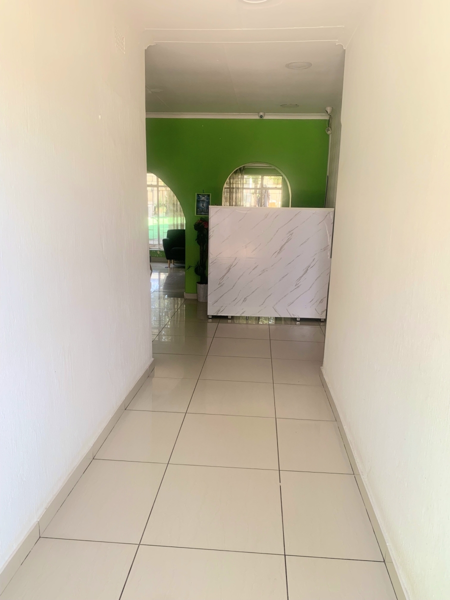 To Let 3 Bedroom Property for Rent in Vorna Valley Gauteng