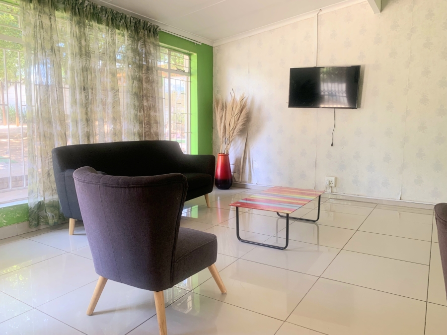 To Let 3 Bedroom Property for Rent in Vorna Valley Gauteng