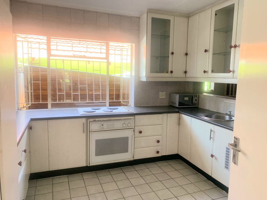 To Let 3 Bedroom Property for Rent in Vorna Valley Gauteng