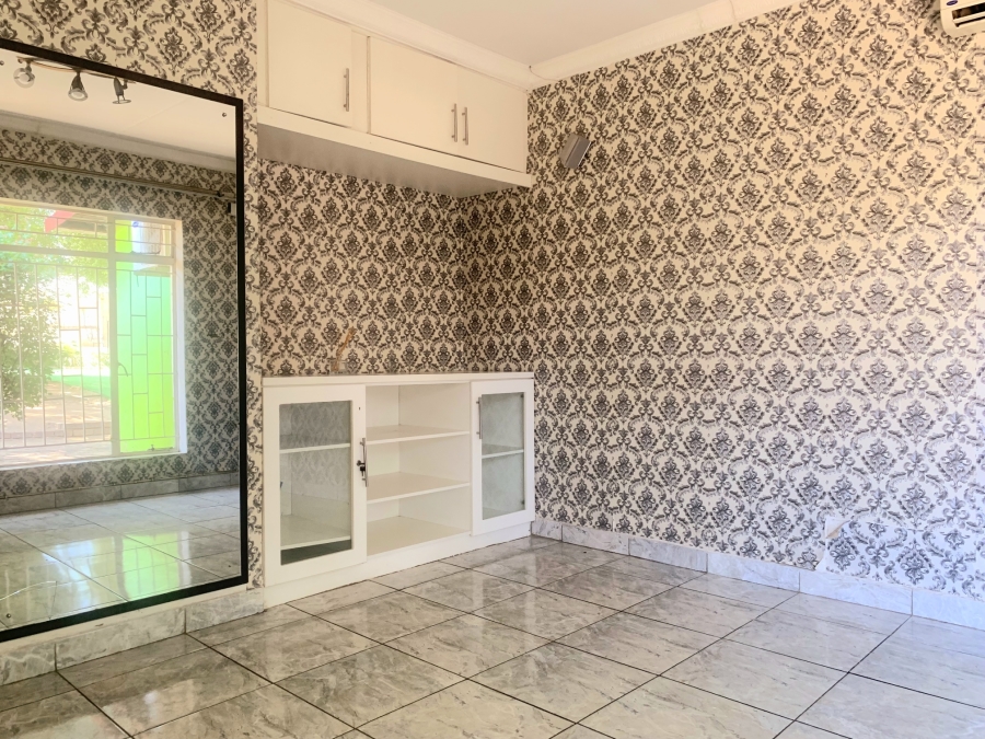 To Let 3 Bedroom Property for Rent in Vorna Valley Gauteng