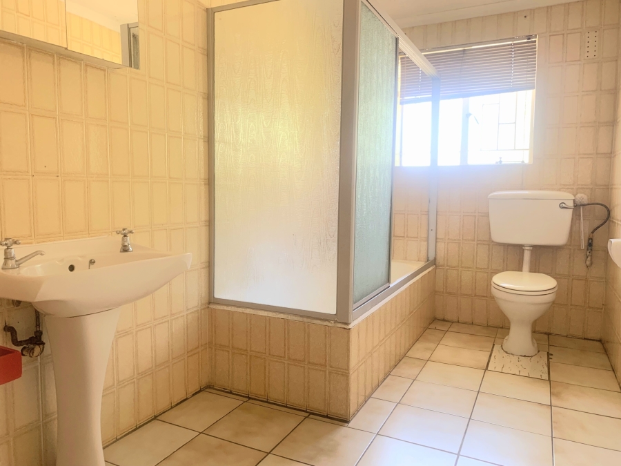 To Let 3 Bedroom Property for Rent in Vorna Valley Gauteng