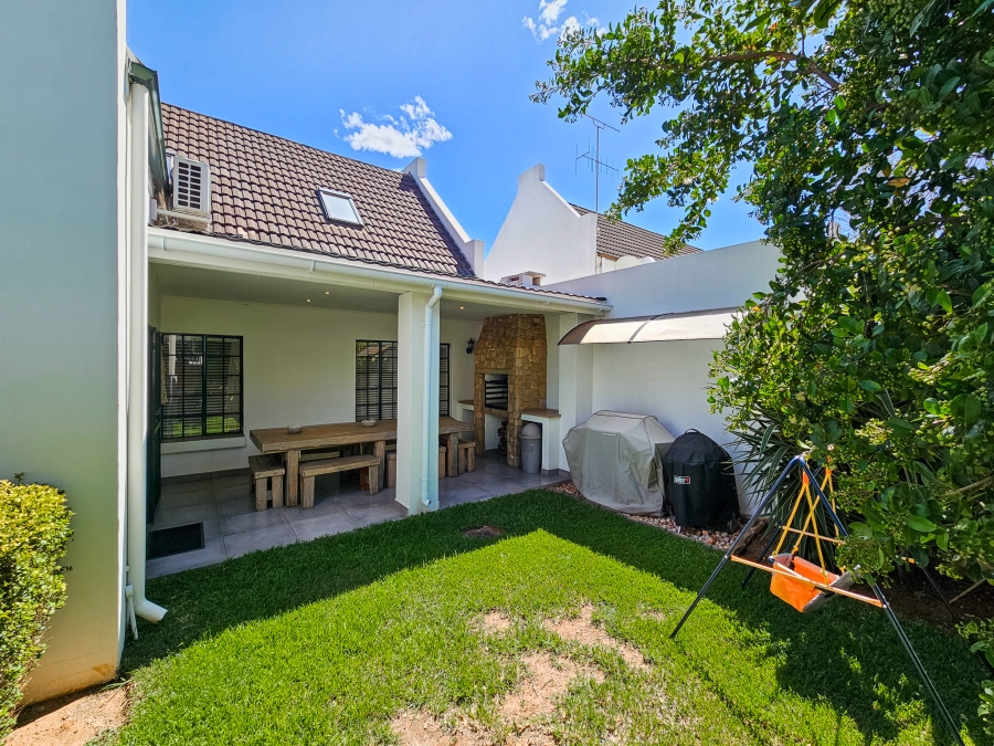 3 Bedroom Property for Sale in Faerie Glen Gauteng