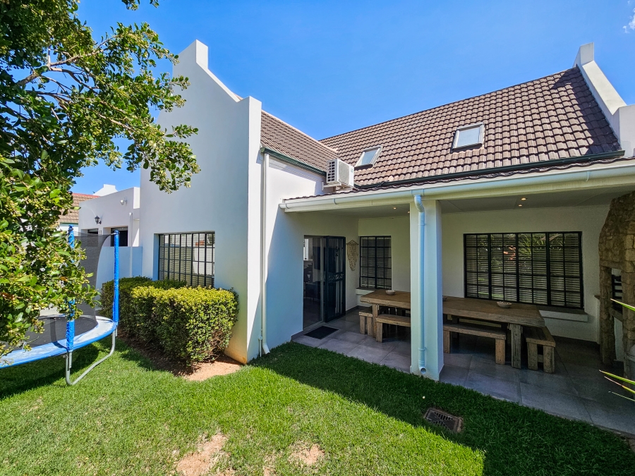 3 Bedroom Property for Sale in Faerie Glen Gauteng