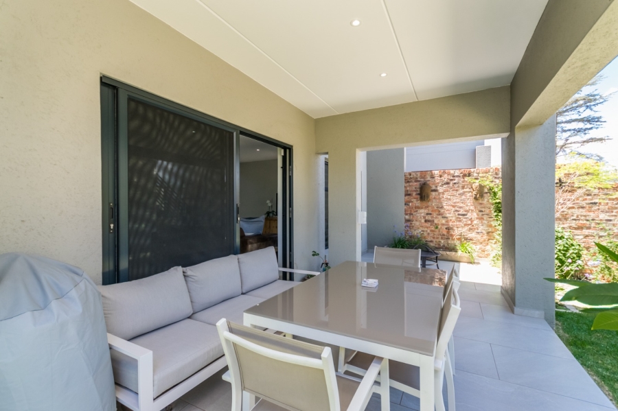 3 Bedroom Property for Sale in Crowthorne AH Gauteng