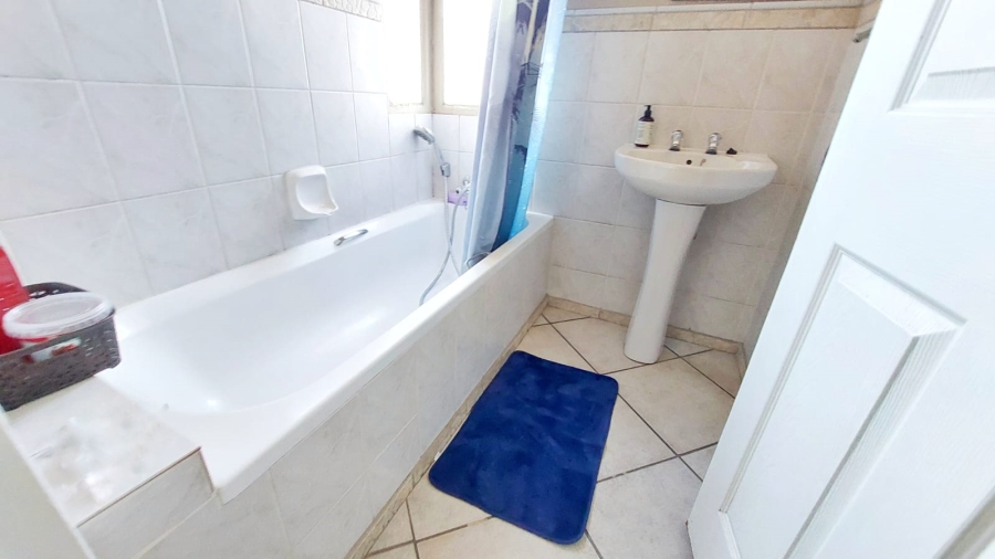 3 Bedroom Property for Sale in Halfway Gardens Gauteng