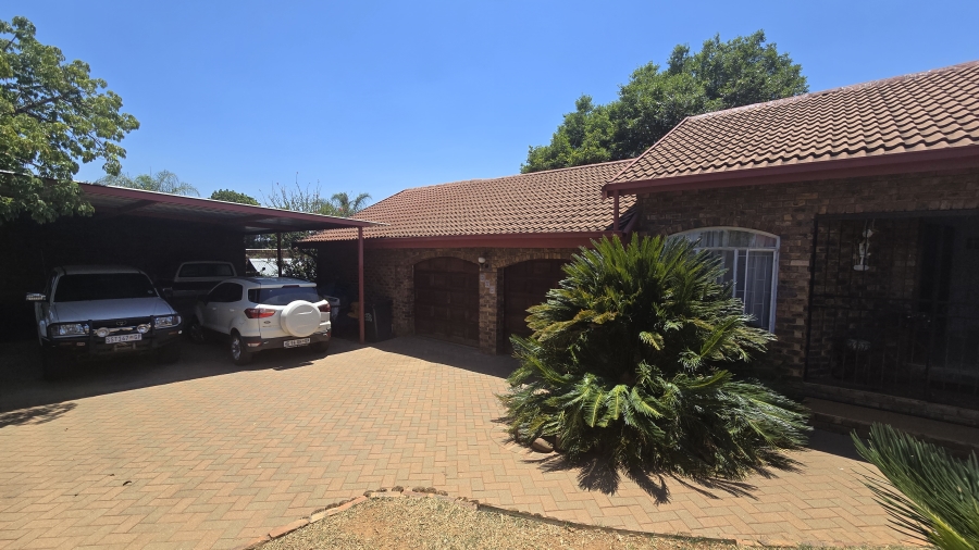 3 Bedroom Property for Sale in Garsfontein Gauteng