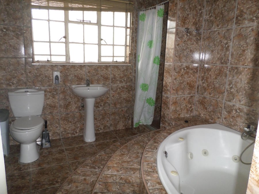 To Let 3 Bedroom Property for Rent in Westdene Gauteng