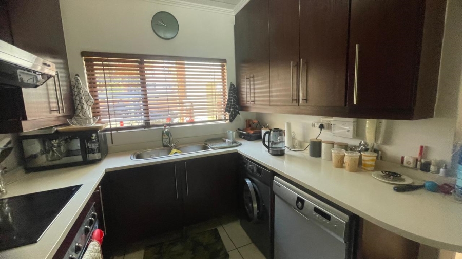 2 Bedroom Property for Sale in Greenstone Hill Gauteng