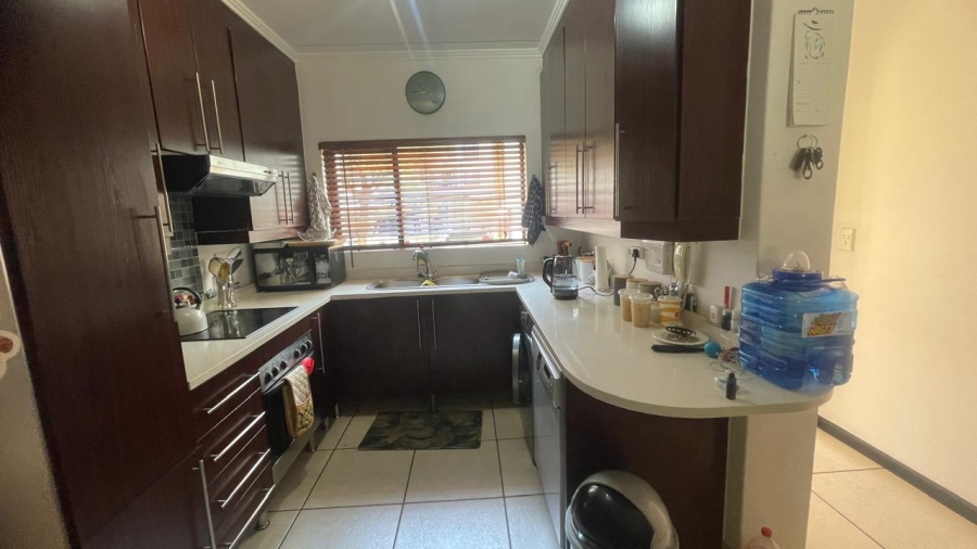 2 Bedroom Property for Sale in Greenstone Hill Gauteng