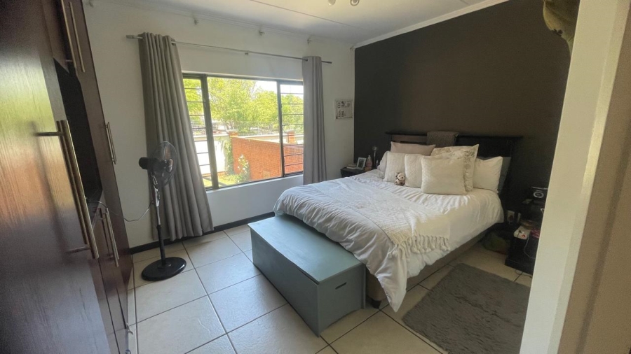 2 Bedroom Property for Sale in Greenstone Hill Gauteng