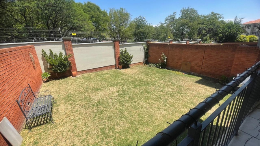 2 Bedroom Property for Sale in Greenstone Hill Gauteng