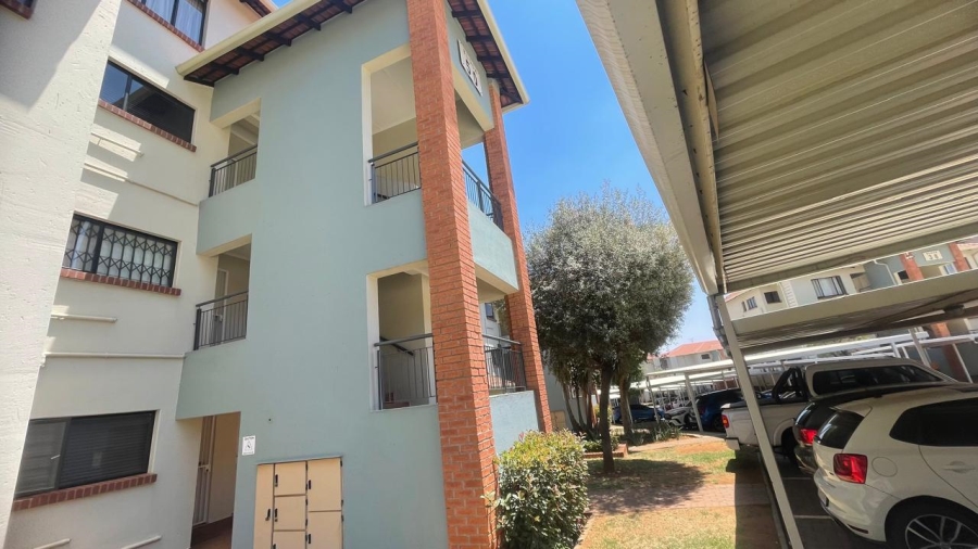 2 Bedroom Property for Sale in Greenstone Hill Gauteng