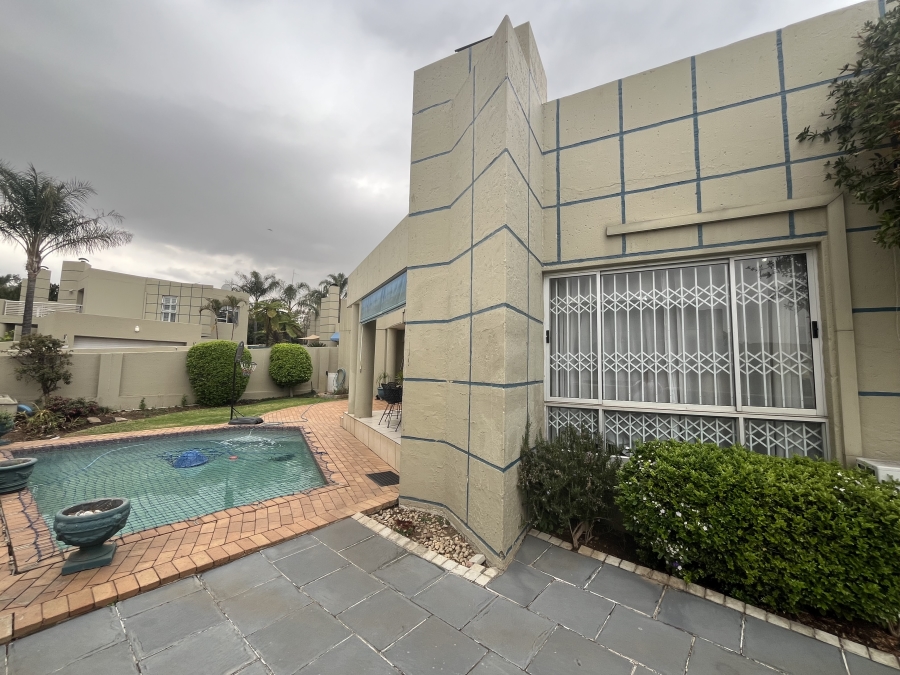 3 Bedroom Property for Sale in Sunninghill Gauteng