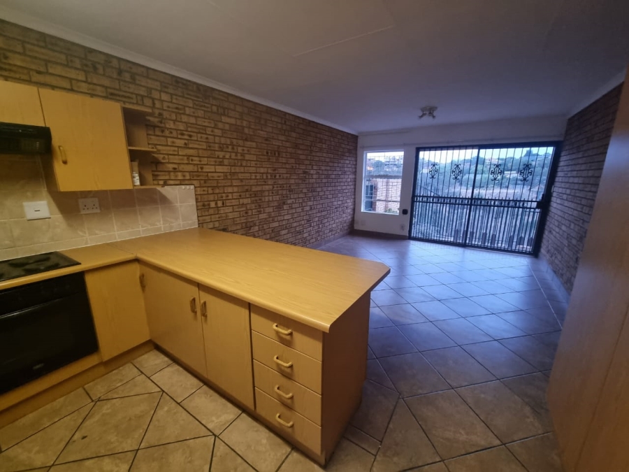 To Let 3 Bedroom Property for Rent in Rangeview Gauteng