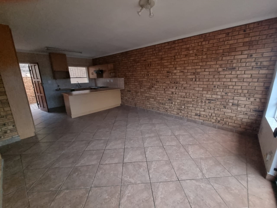 To Let 3 Bedroom Property for Rent in Rangeview Gauteng