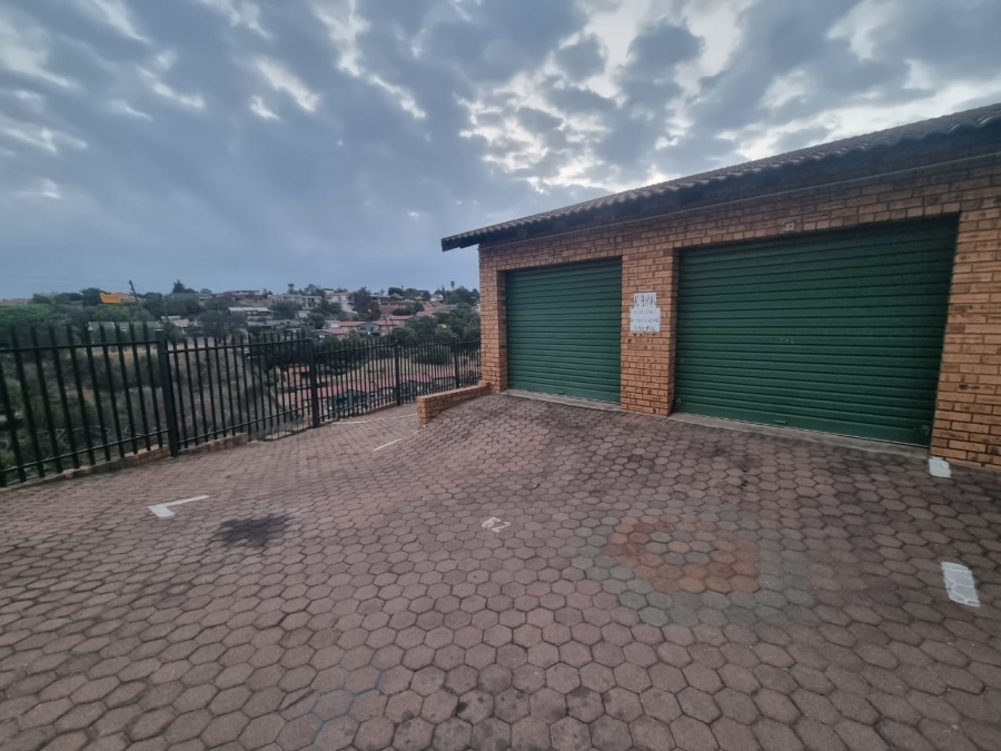 To Let 3 Bedroom Property for Rent in Rangeview Gauteng