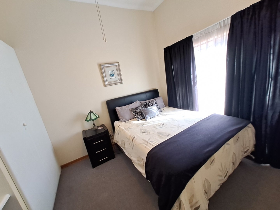 6 Bedroom Property for Sale in Ninapark Gauteng