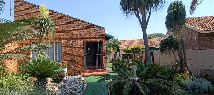 3 Bedroom Property for Sale in Doornpoort Gauteng