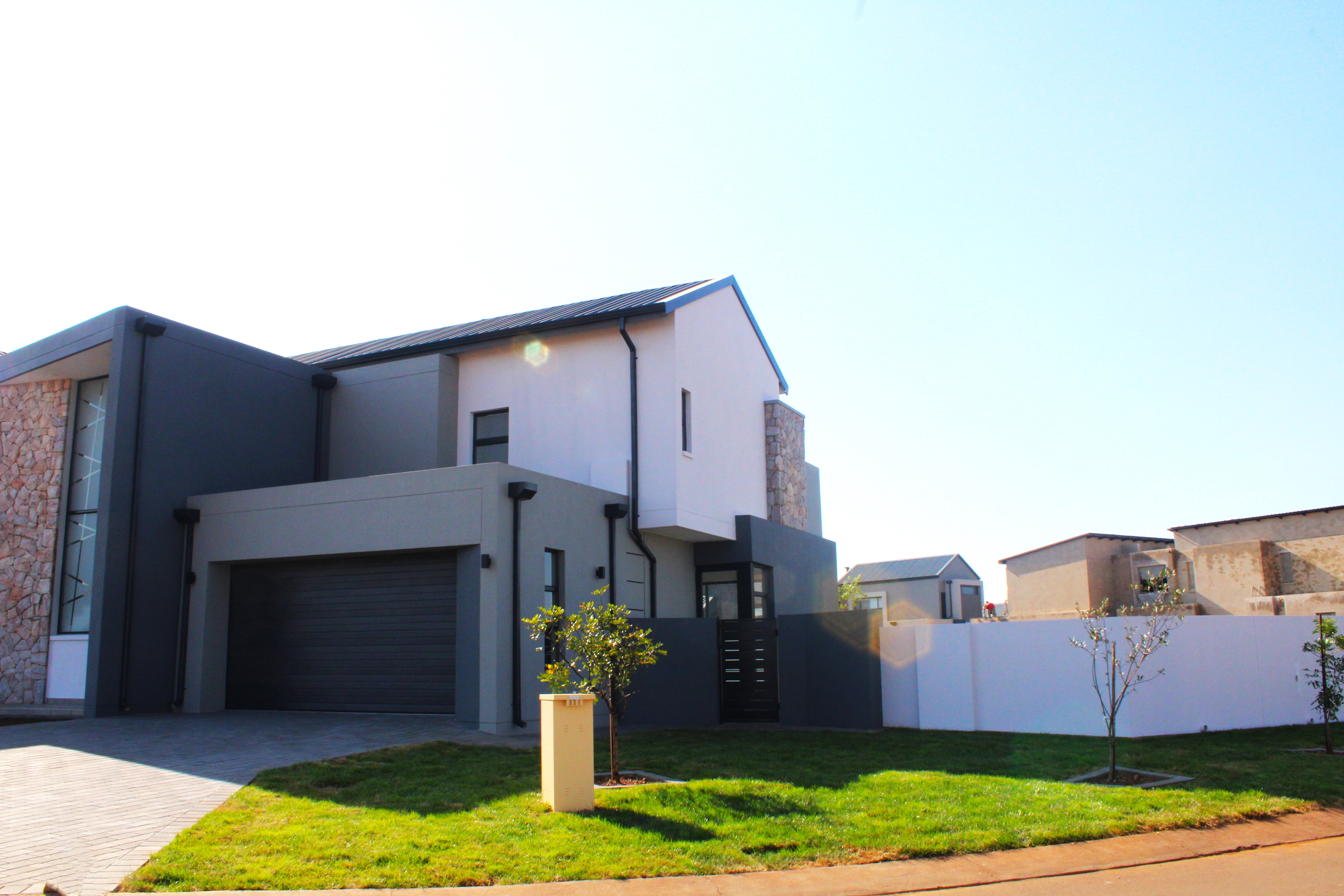 5 Bedroom Property for Sale in Midstream Heights Gauteng