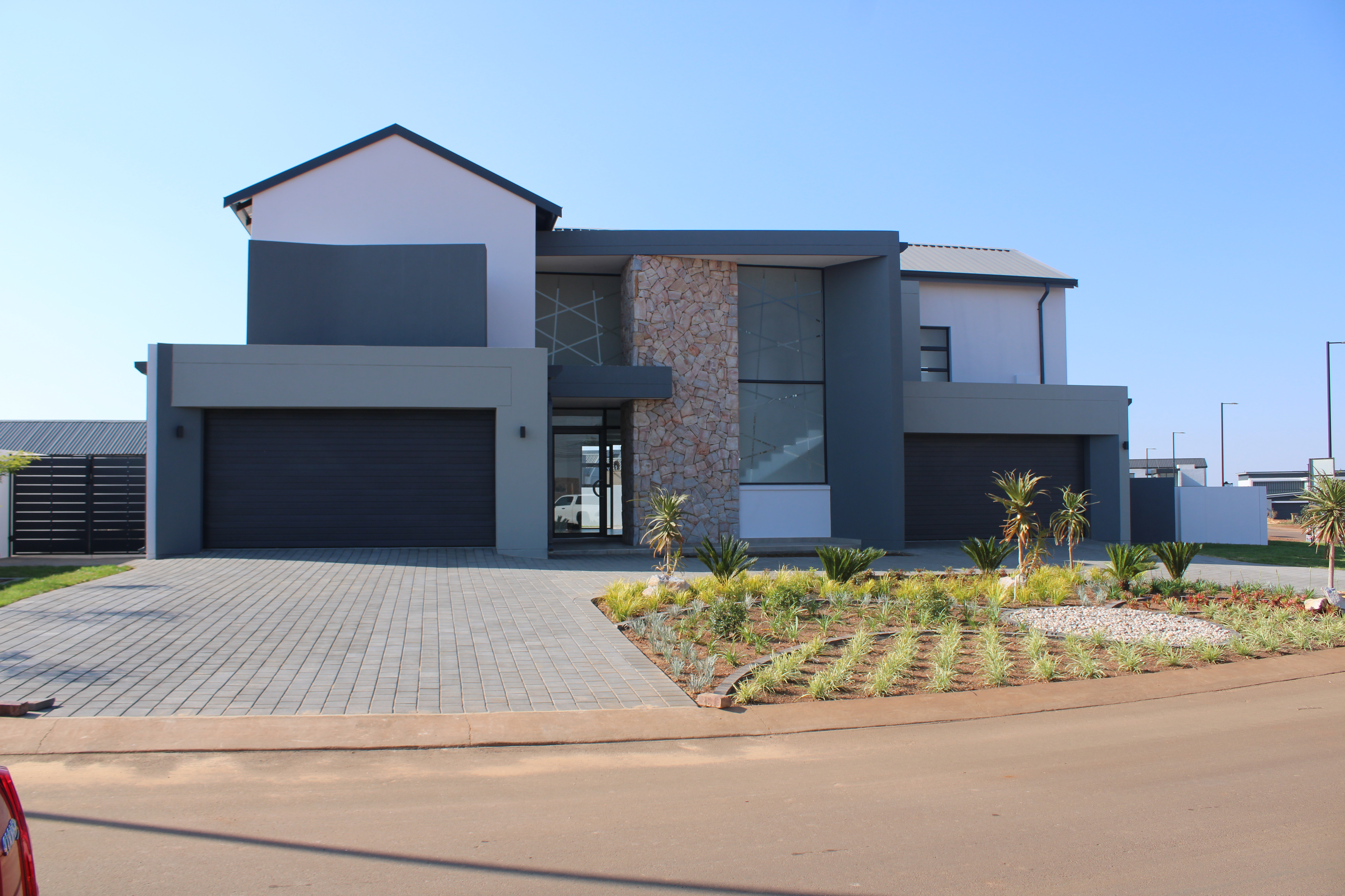 5 Bedroom Property for Sale in Midstream Heights Gauteng