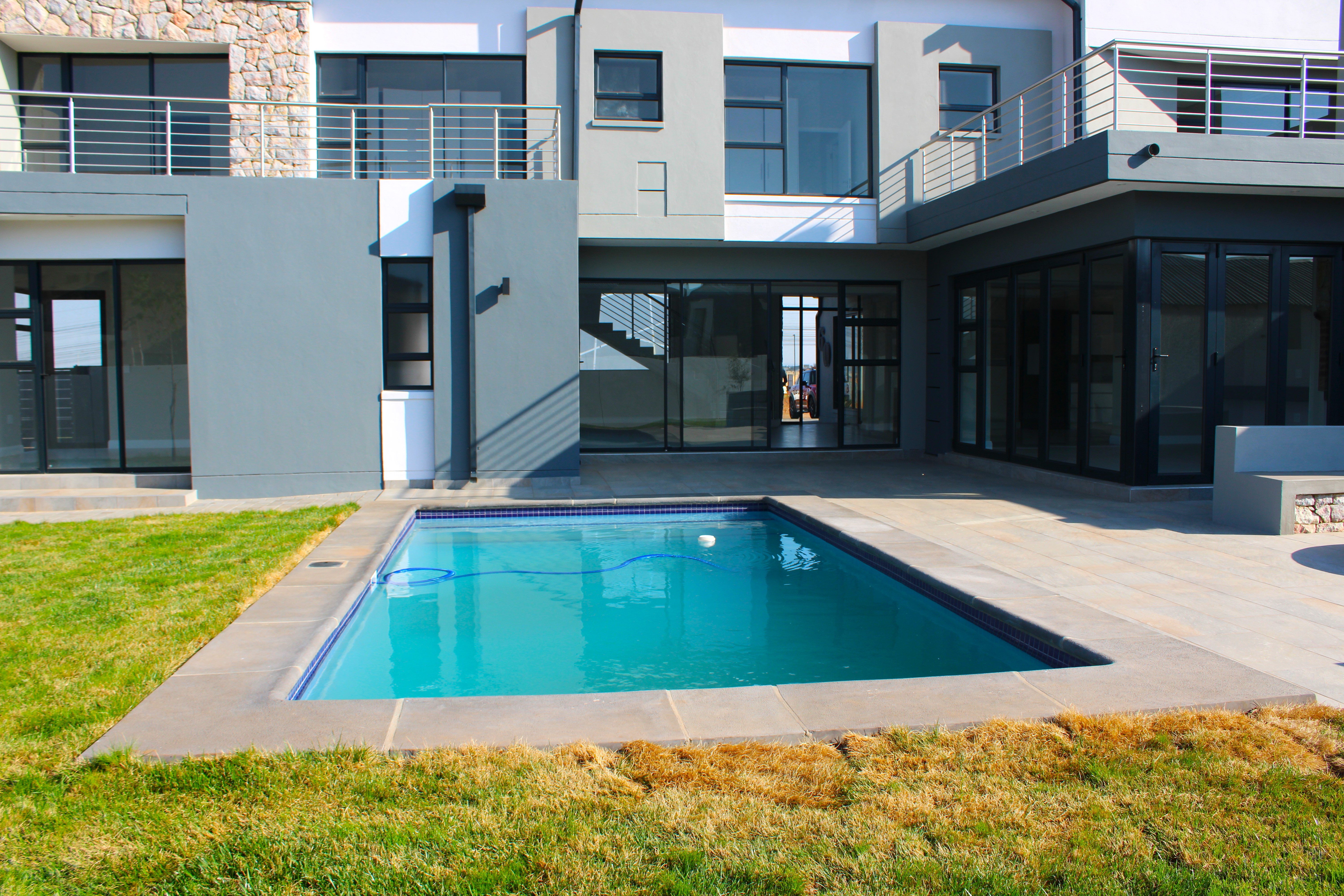 5 Bedroom Property for Sale in Midstream Heights Gauteng