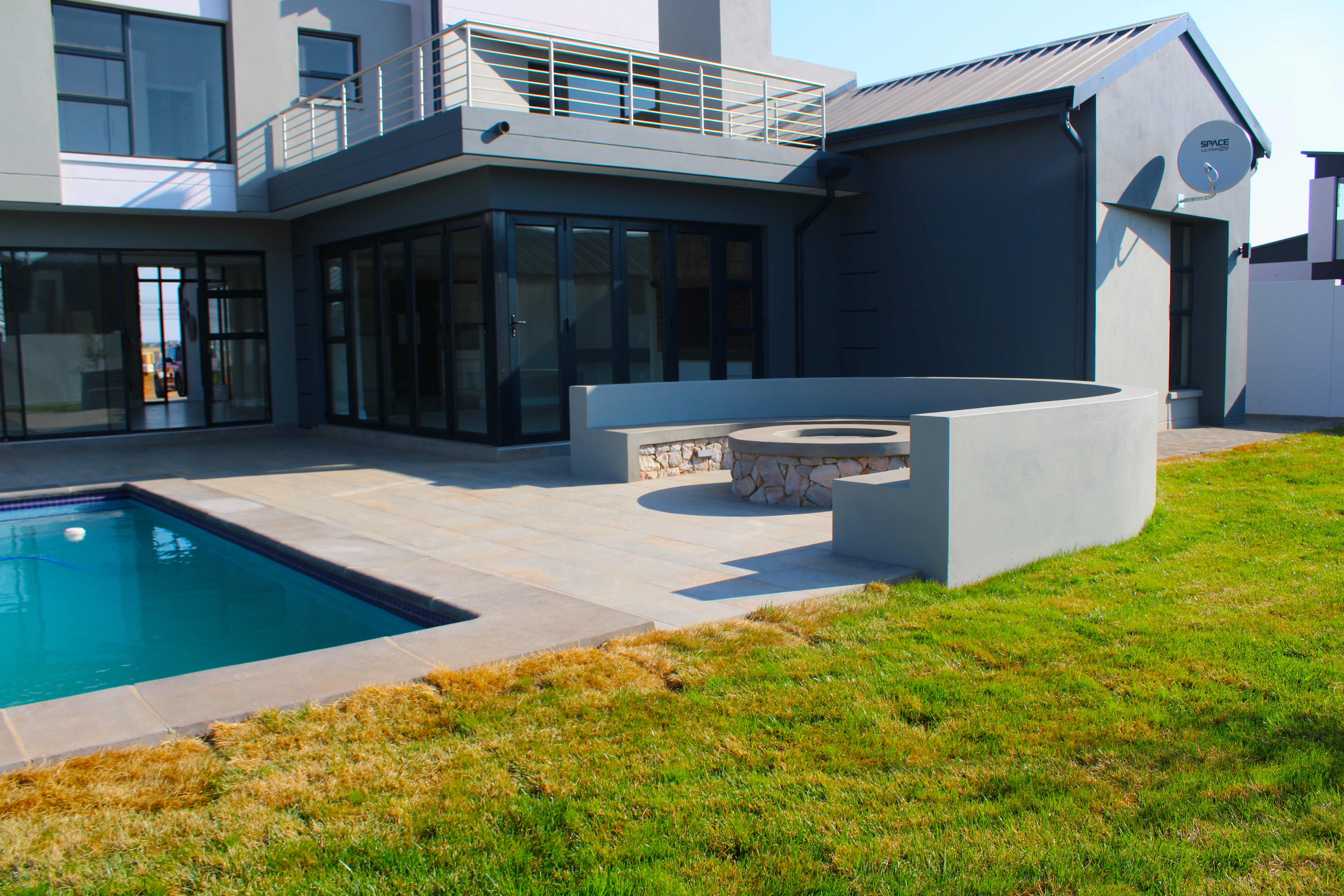 5 Bedroom Property for Sale in Midstream Heights Gauteng