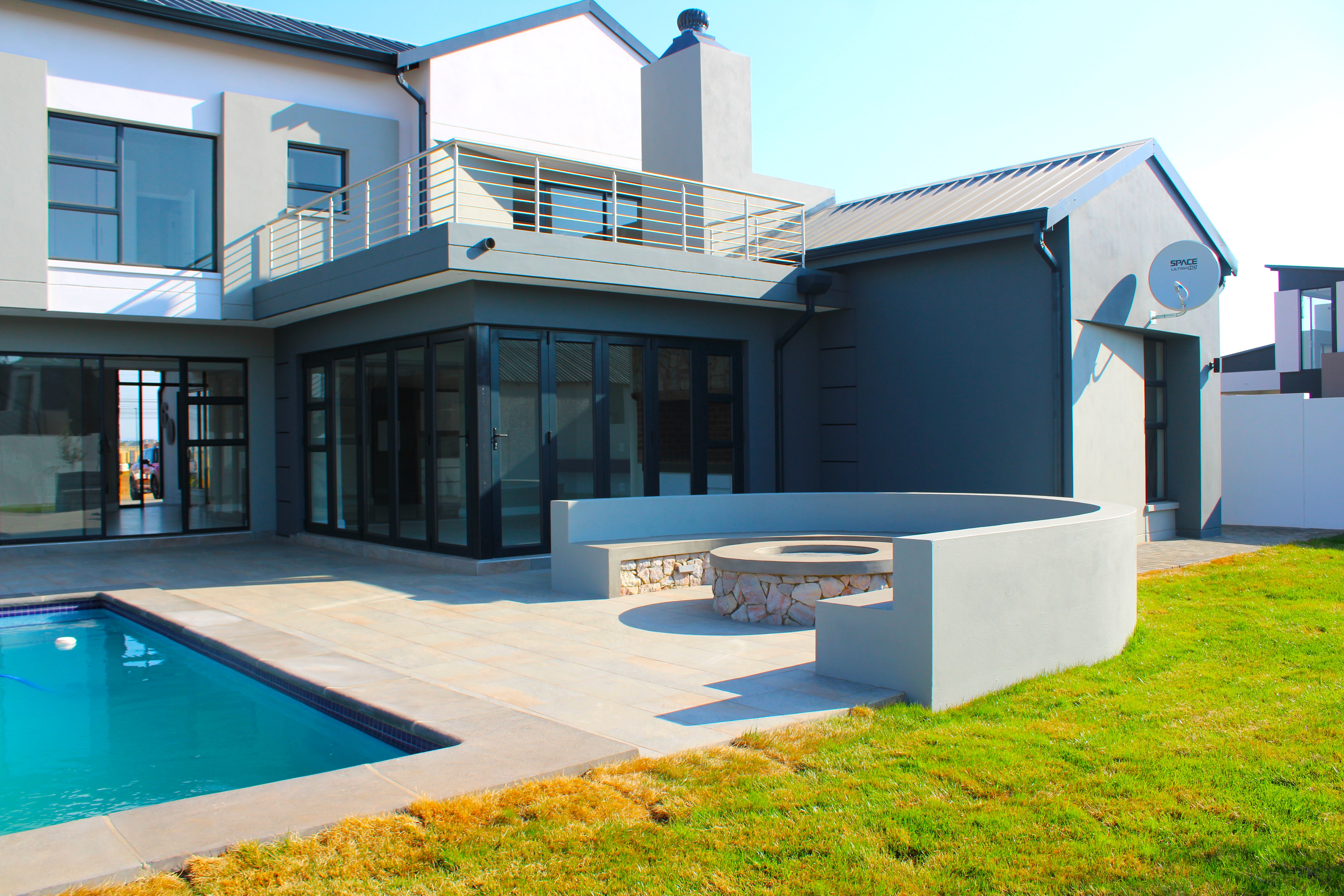 5 Bedroom Property for Sale in Midstream Heights Gauteng