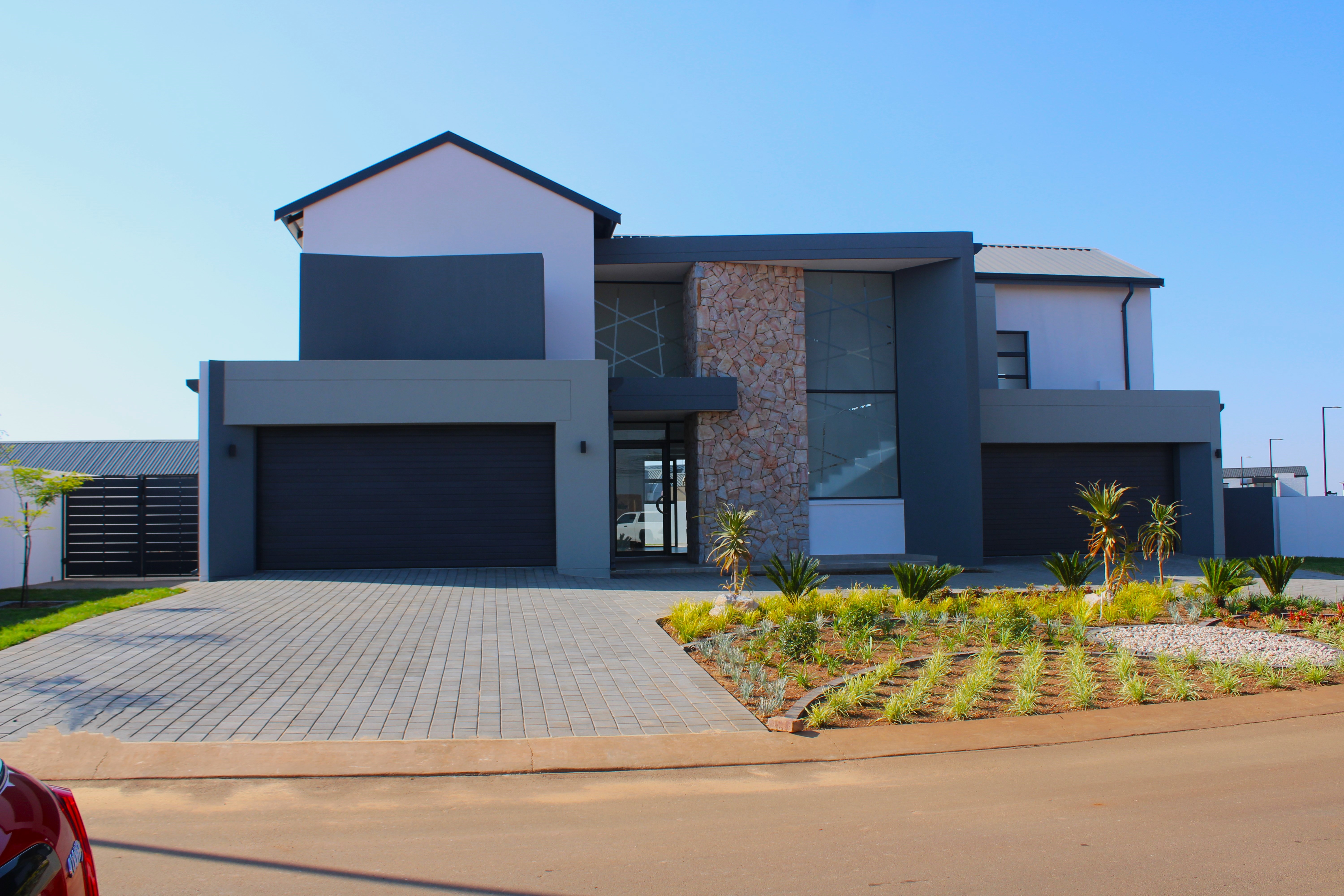 5 Bedroom Property for Sale in Midstream Heights Gauteng