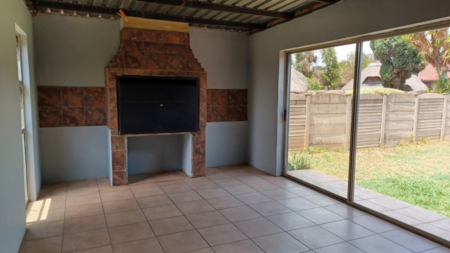 3 Bedroom Property for Sale in Vanderbijlpark SE 6 Gauteng