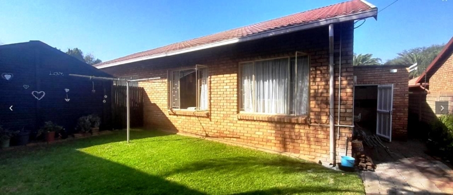 3 Bedroom Property for Sale in Wierda Park Gauteng