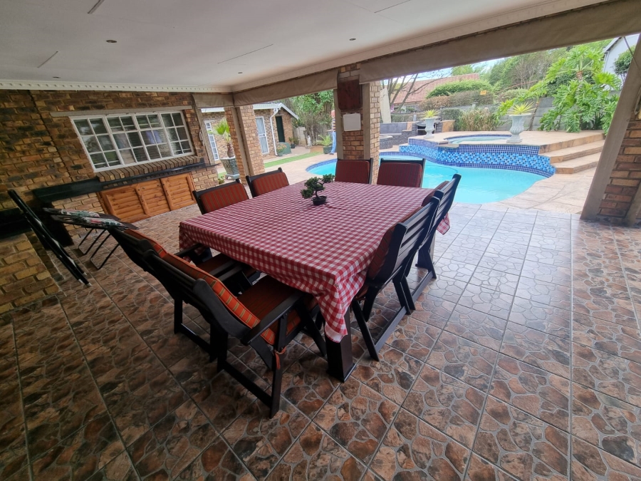 5 Bedroom Property for Sale in Brackendowns Gauteng