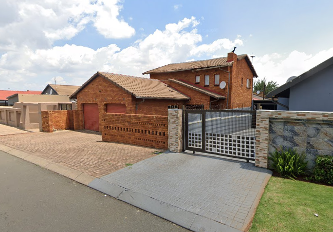 4 Bedroom Property for Sale in Protea North Gauteng