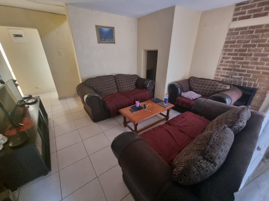 4 Bedroom Property for Sale in Protea North Gauteng