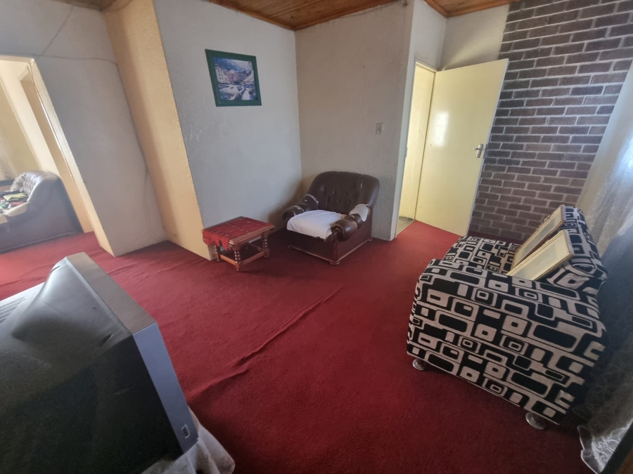 4 Bedroom Property for Sale in Protea North Gauteng