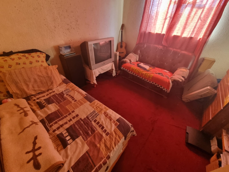 4 Bedroom Property for Sale in Protea North Gauteng