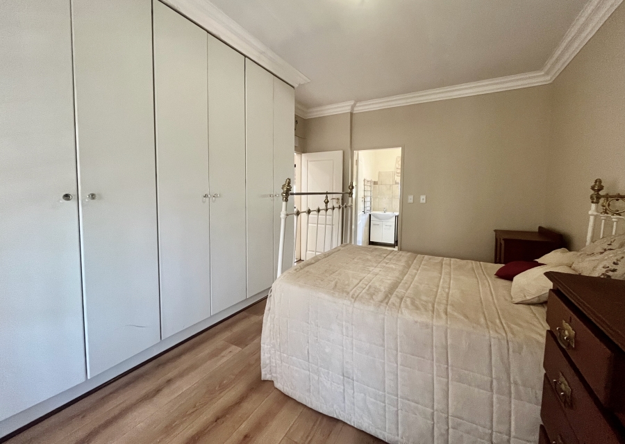 1 Bedroom Property for Sale in The Retreat Gauteng