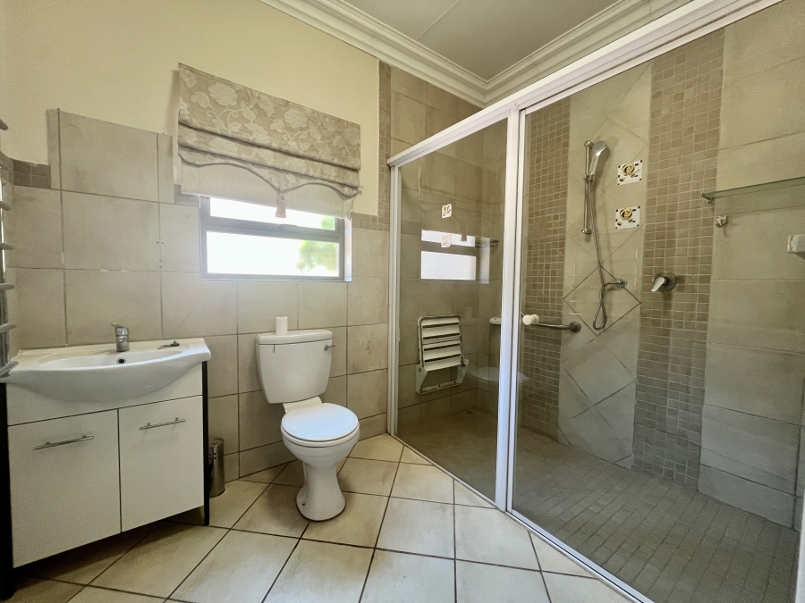 1 Bedroom Property for Sale in The Retreat Gauteng