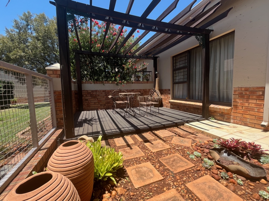 1 Bedroom Property for Sale in The Retreat Gauteng