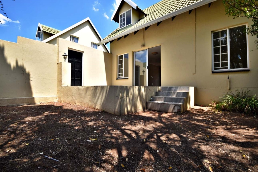 To Let 3 Bedroom Property for Rent in Sonneglans Gauteng