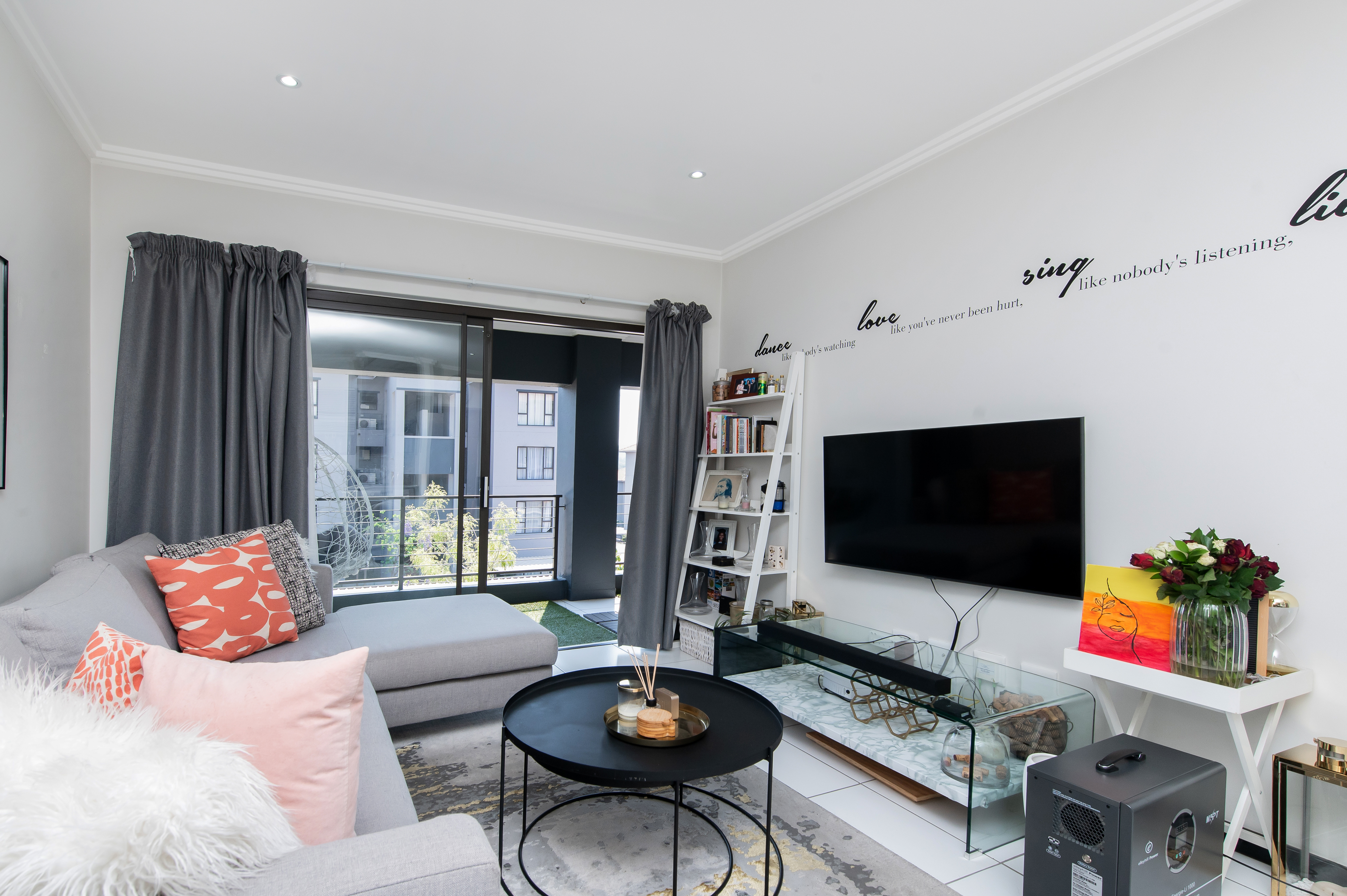 1 Bedroom Property for Sale in Lonehill Gauteng