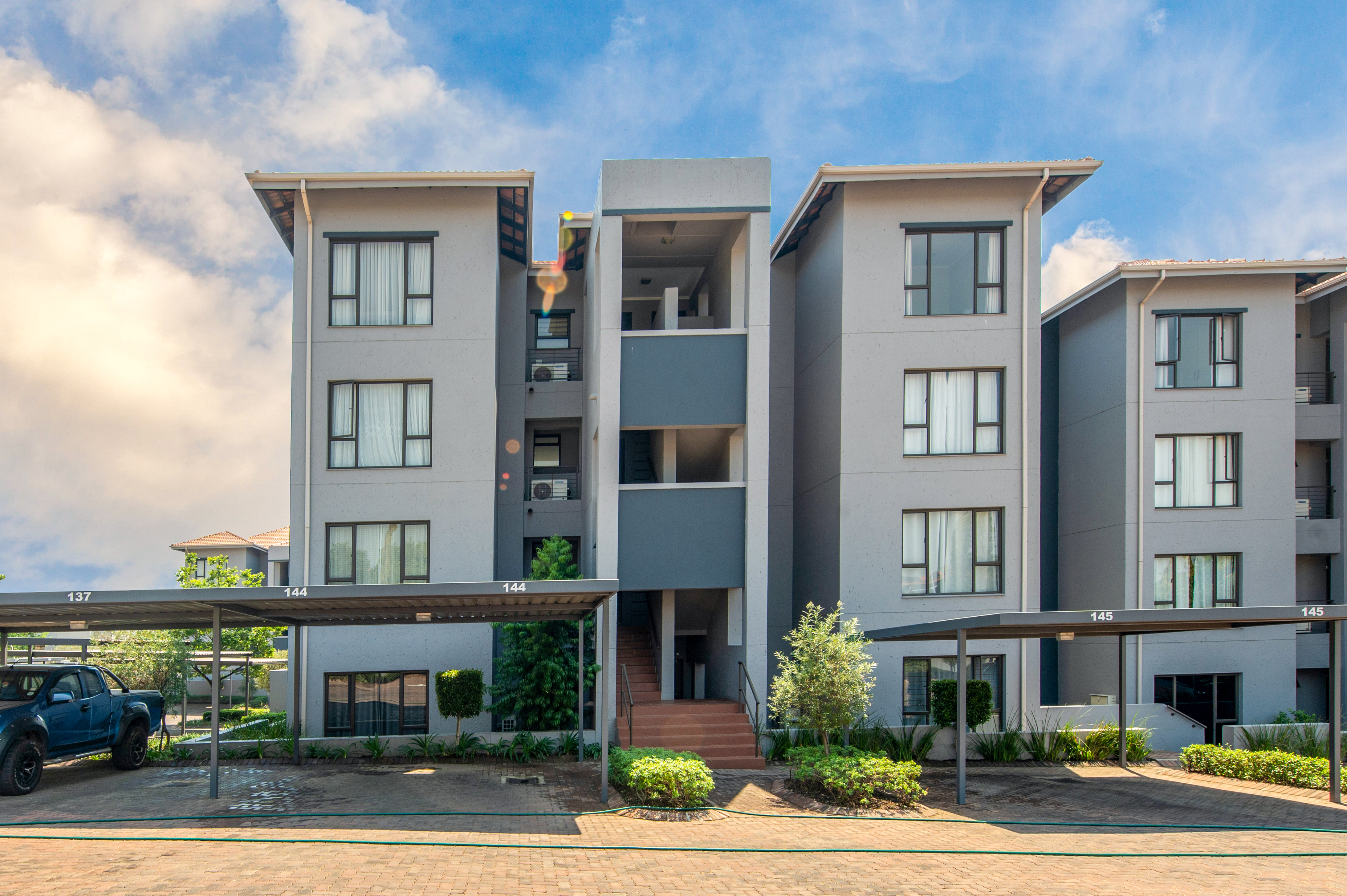1 Bedroom Property for Sale in Lonehill Gauteng