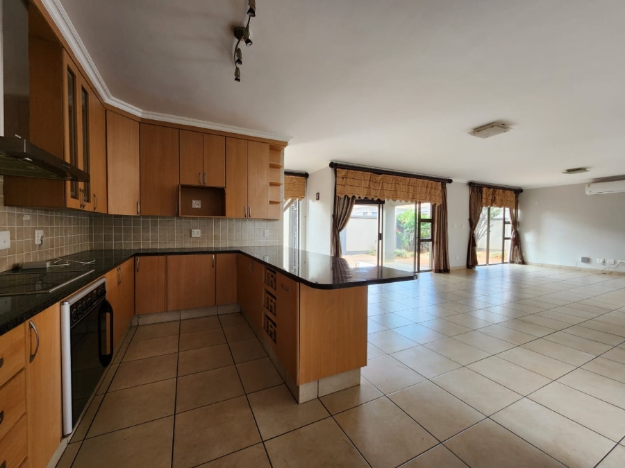 3 Bedroom Property for Sale in Kenleaf Gauteng