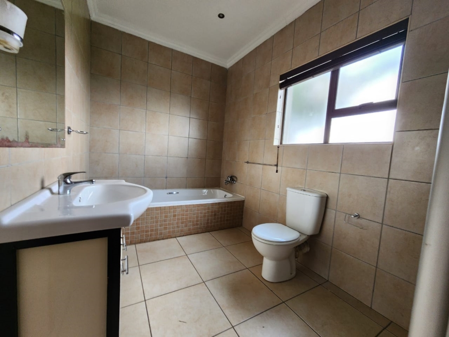 3 Bedroom Property for Sale in Kenleaf Gauteng