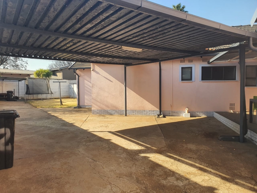 3 Bedroom Property for Sale in Dalpark Proper Gauteng