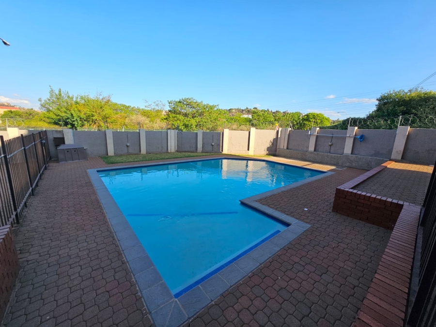 To Let 2 Bedroom Property for Rent in Glenanda Gauteng