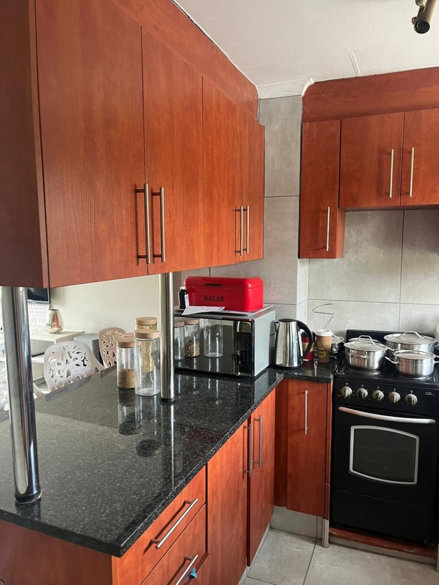 2 Bedroom Property for Sale in Verwoerdpark Gauteng